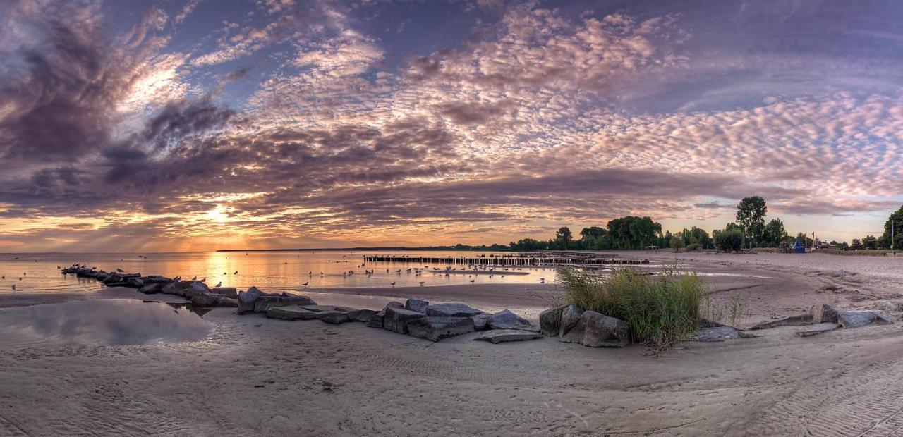 Blick Auf Yachthafen An Der Ostsee Ueckermünde Buitenkant foto